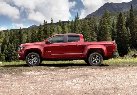 Toyota Tacoma has a new competitor: The 2015 Chevy Colorado