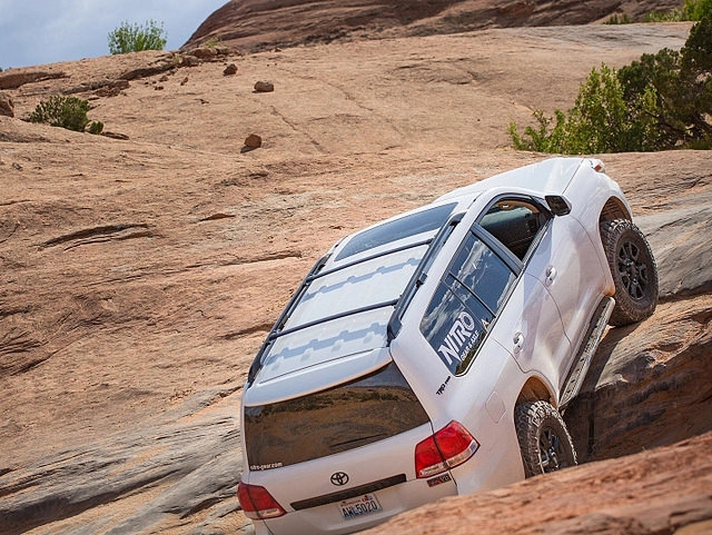 Nitro Gear & Axle: 200 Series Land Cruiser!