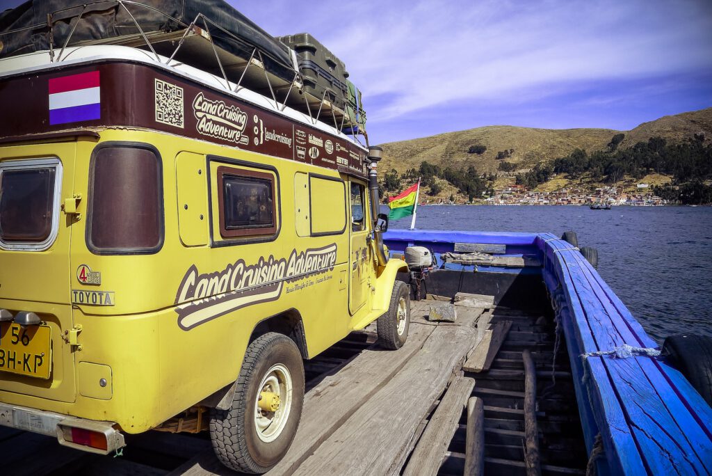 Exploring a little-known corner of Lake Titicaca (Peru)